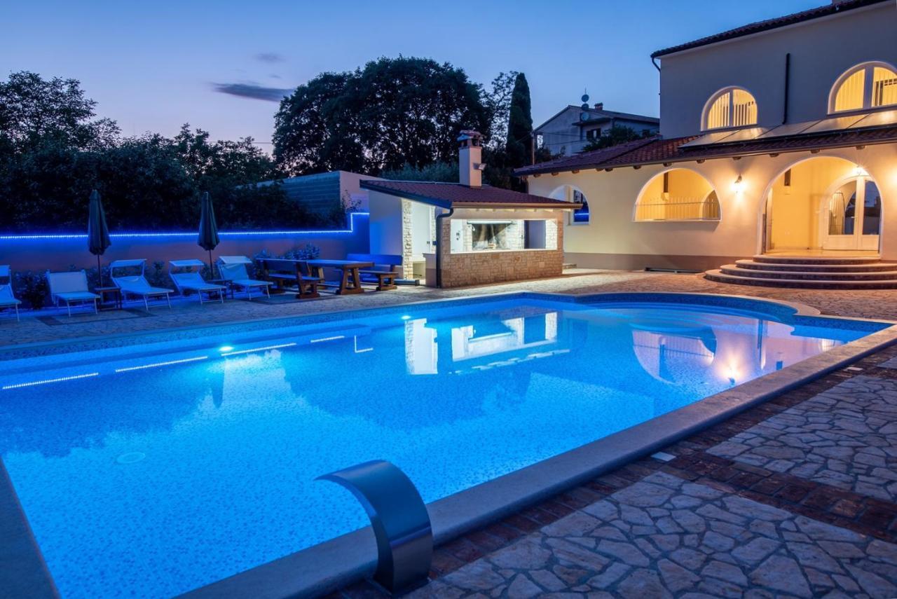 Via Flavia With Common Pool Hotel Labinci Exterior photo